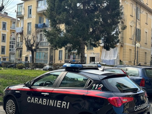 Omicidio in Barriera di Milano, cinese ucciso a coltellate: indagano i carabinieri