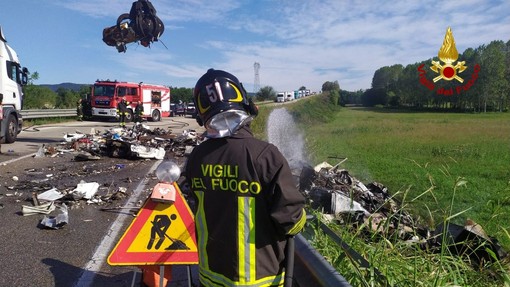 Vigili del fuoco in azione a Trofarello