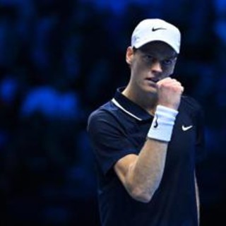 Sinner batte Medvedev, terza vittoria e semifinali Atp Finals