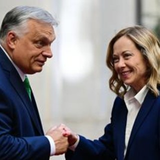 Meloni riceve Orban: &quot;Molti punti in comune, da migranti a lotta alla denatalità&quot;