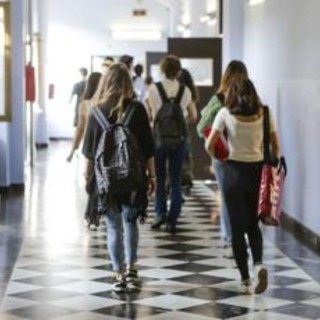 Genova, ha malore a scuola poi studentessa confida ai prof: &quot;Un amico mi ha violentata&quot;