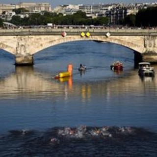 Parigi 2024, Senna colpisce ancora: triathlon Paralimpiadi stop per acqua inquinata