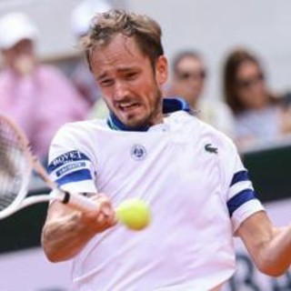 Roland Garros, Medvedev ko agli ottavi con De Minaur
