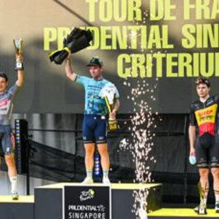 Cavendish vince l'ultima gara prima del ritiro, il britannico trionfa a Singapore