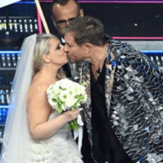 Sanremo 2025, standing per Duran Duran e scatta il bacio tra Follesa e Le Bon