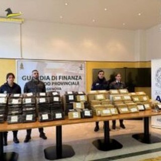 Blitz al porto di Genova, sequestrati 240 chili di cocaina