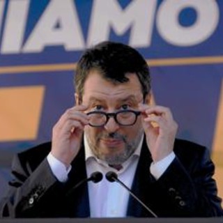 Salvini: &quot;Macron vada in Ucraina a combattere e non rompa le palle agli italiani&quot;