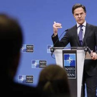 Nato, Rutte avverte: &quot;Adottare mentalità da tempo di guerra&quot;