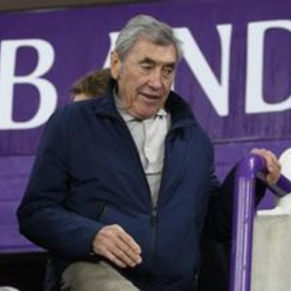 Merckx, incidente in bici: l'ex ciclista cade e si fa male all'anca