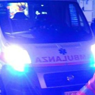 Lucca, rimprovera vandali in azione e viene accoltellato: grave 62enne