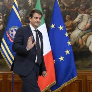 Raffaele Fitto, da pupillo Berlusconi ad 'ambasciatore' Meloni: chi è la carta italiana per Bruxelles