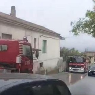 Maltempo oggi in Abruzzo, Pescara in tilt per pioggia: strade come fiumi