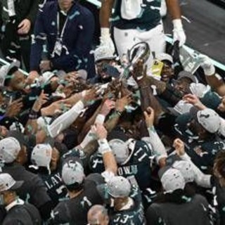 Philadelphia Eagles dominano i Kansas City Chiefs e vincono il Super Bowl