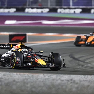 In Qatar vince Verstappen, secondo Leclerc