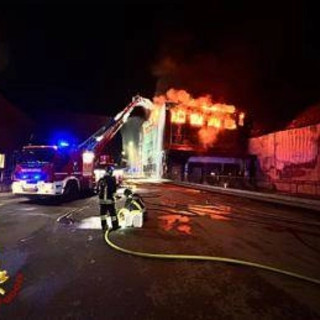 Reggio Emilia, incendio in stabilimento Inalca: &quot;Chiudere le finestre&quot;