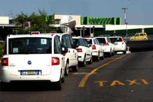 Taxi, sindacati sospendono sciopero 5-6 giugno