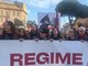 &quot;Siamo 50.000&quot;, a Roma il corteo contro il ddl sicurezza. Manifesto con bacio Meloni-Mussolini