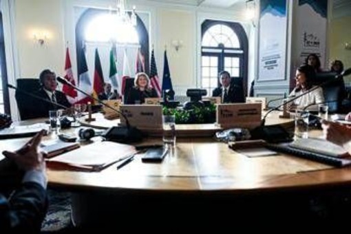 G7, in Canada prove di 'pace' Europa-Usa, ma lo sguardo è rivolto a Putin