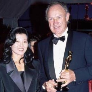 Gene Hackman non sentiva i familiari da mesi: l'indagine sulla morte