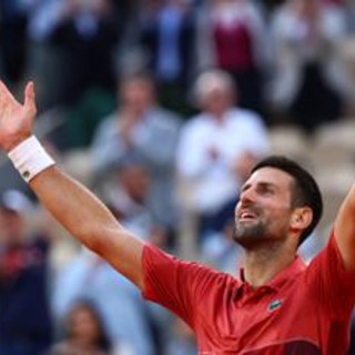 Roland Garros, Djokovic piega Cerundolo al 5° set e avanza ai quarti di finale