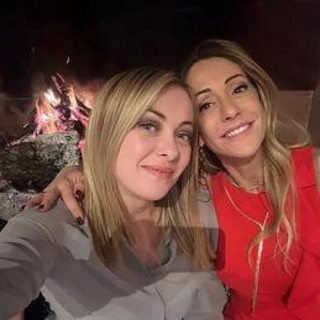 Giorgia e Arianna Meloni: &quot;Chat delle mamme fondamentali&quot;